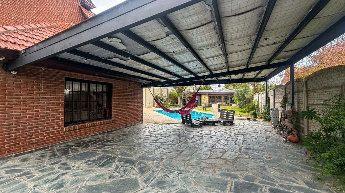 Venta Casa 5 amb en Caisamar c/ piscina y quincho foto 5