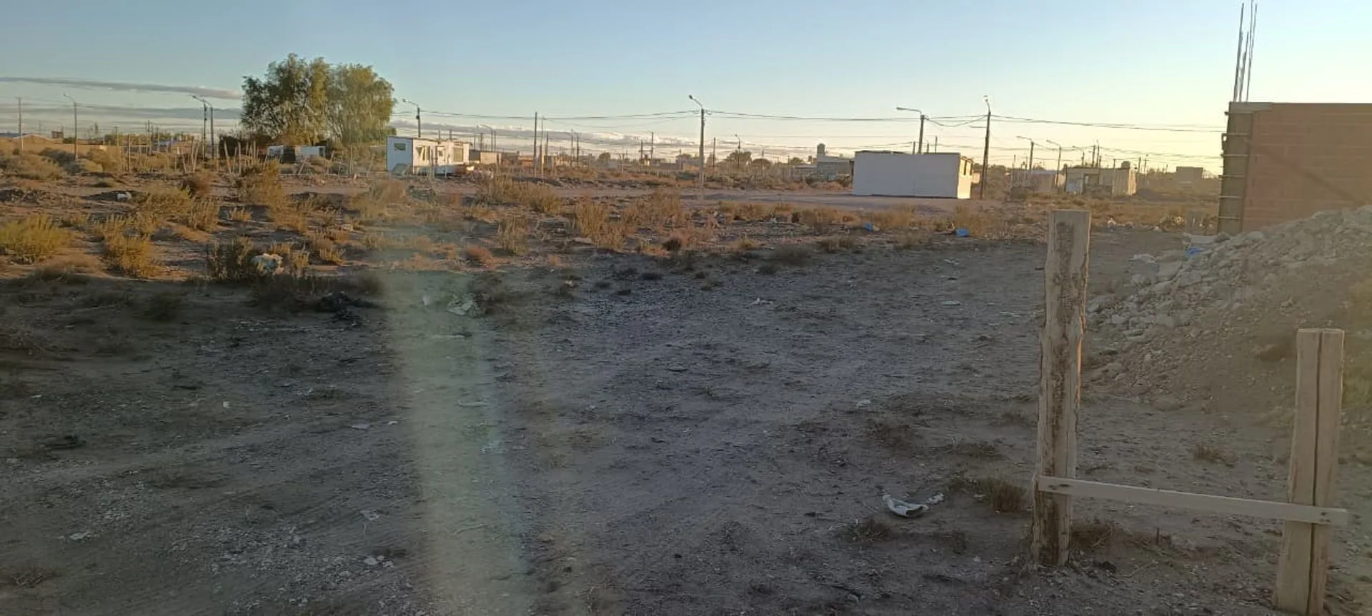 Lote 300 m2 con Escritura en Centenario foto 3