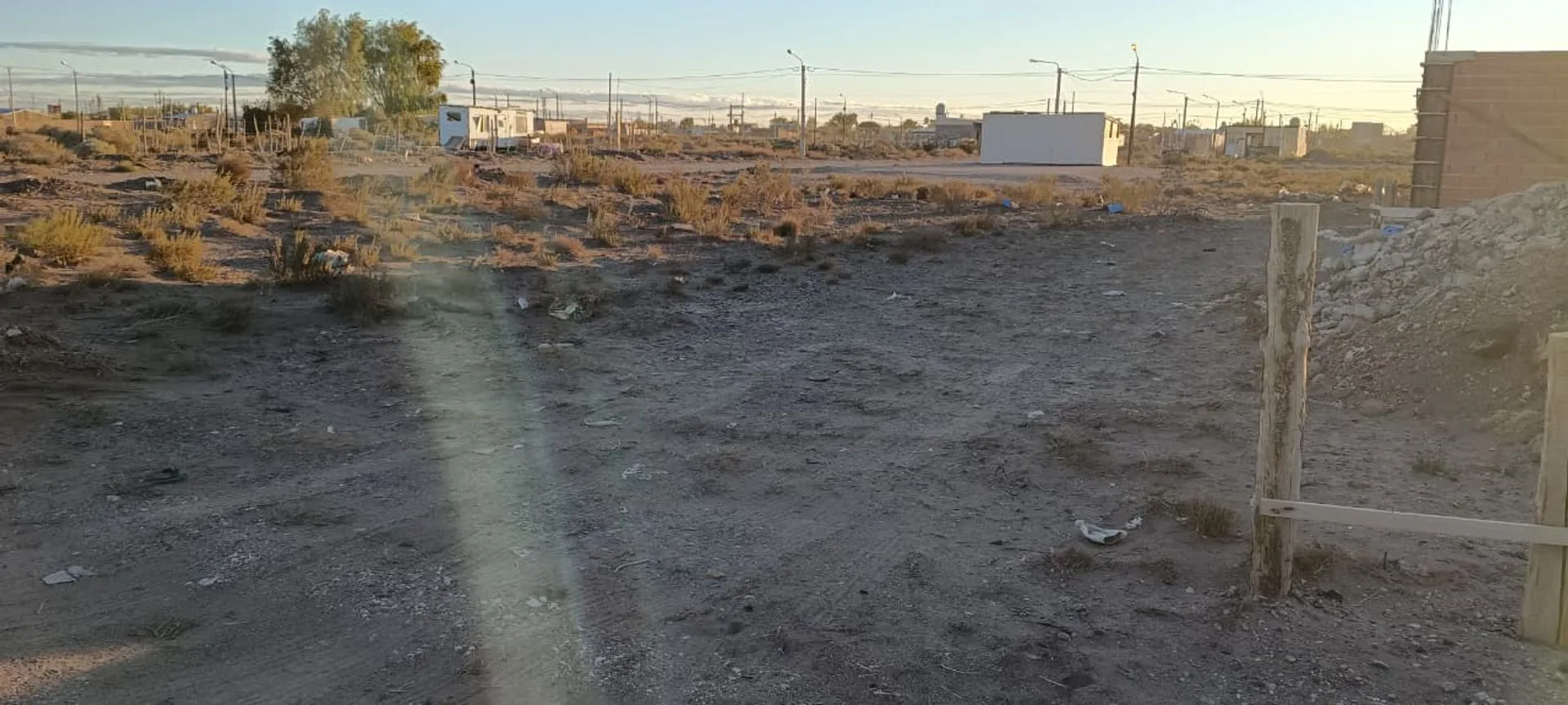 Lote 300 m2 con Escritura en Centenario foto 4