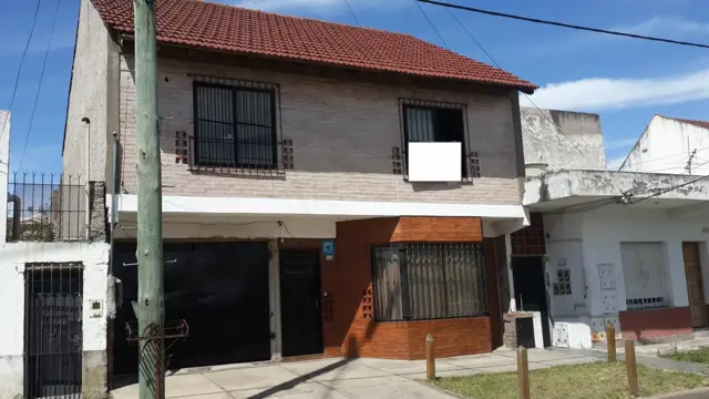 CASA EN DOS PLANTAS, APTA CREDITO. VENTA DIRECTA