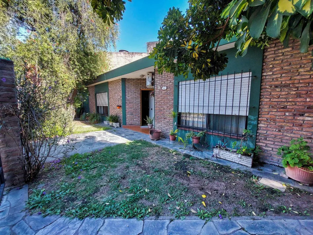 Casa en venta 3 ambientes Jose Leon Suarez foto 2