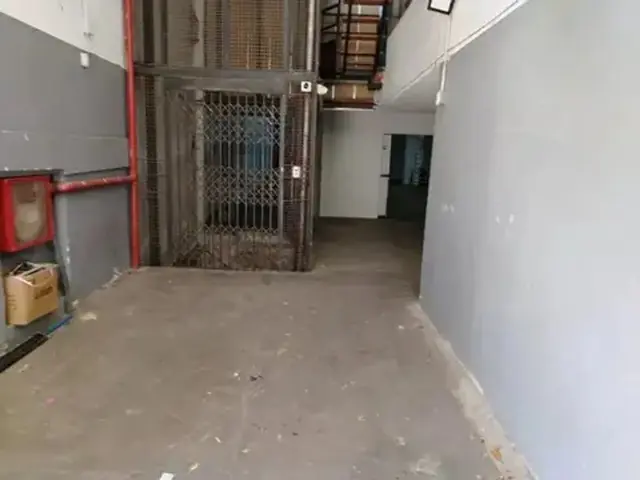 VILLA SANTA RITA,GALPON INDUSTRIAL, AMPLIO, 4 PLANTAS, BUENAS ARTERIAS DE ACCESO, ENTRADA VEHICULAR, OPORTUNIDAD