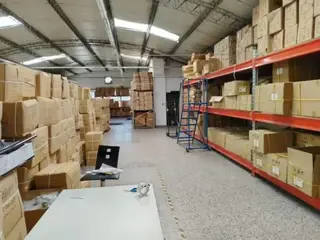 VILLA SANTA RITA,GALPON INDUSTRIAL, AMPLIO, 4 PLANTAS, BUENAS ARTERIAS DE ACCESO, ENTRADA VEHICULAR, OPORTUNIDAD foto 4