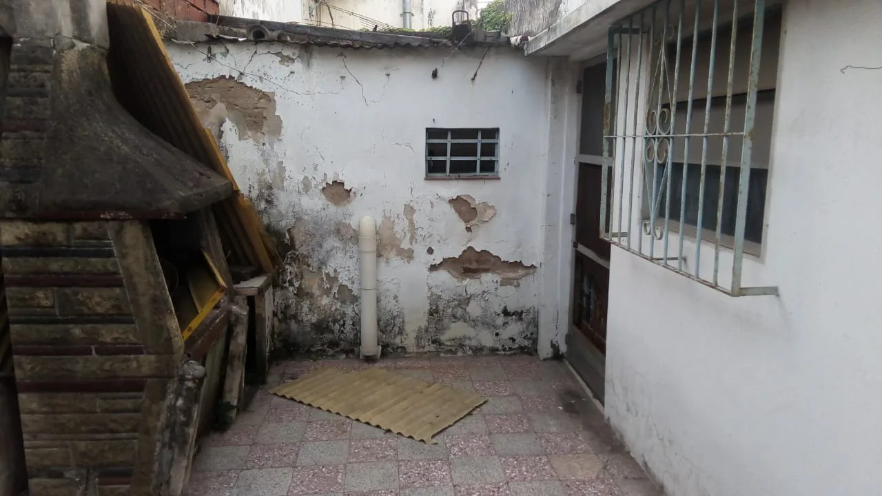 Casa en dos plantas, ideal 2 familias de 6 ambientes foto 4