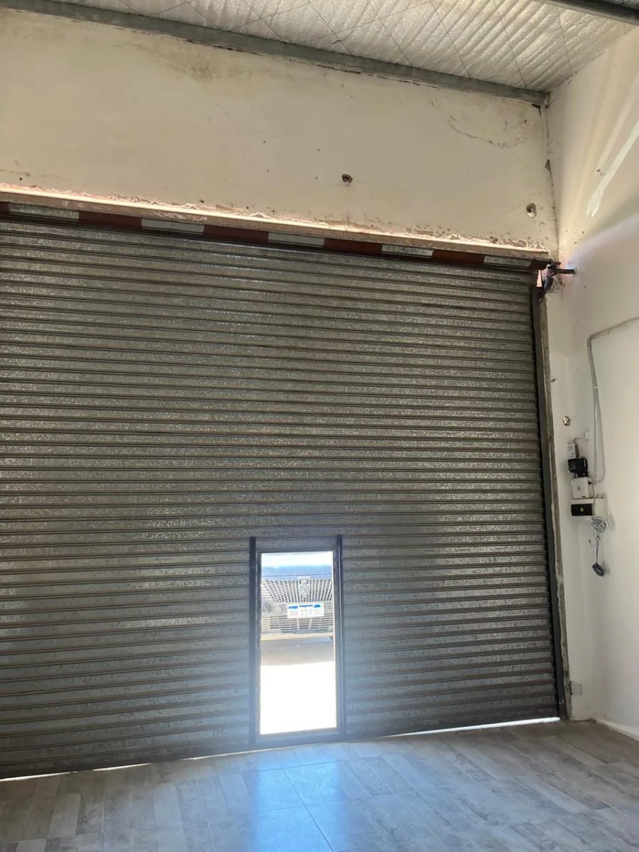 ALQUILER LOCAL COMERCIAL FLORENCIO VARELA foto 4