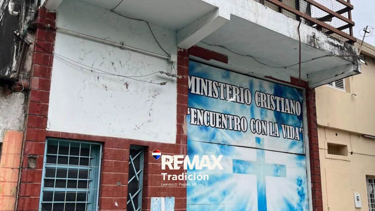 VENTA Galpón  sobre Av. Alvear -  a Reciclar foto 3