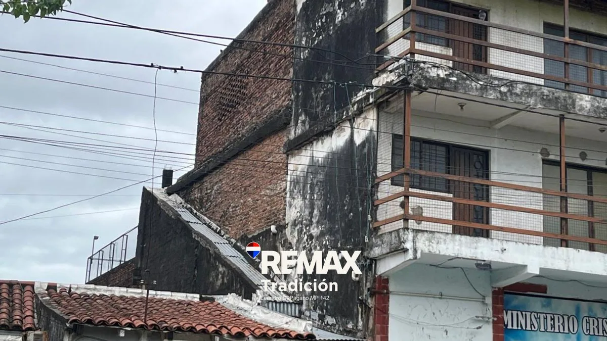 VENTA Galpón  sobre Av. Alvear -  a Reciclar foto 4