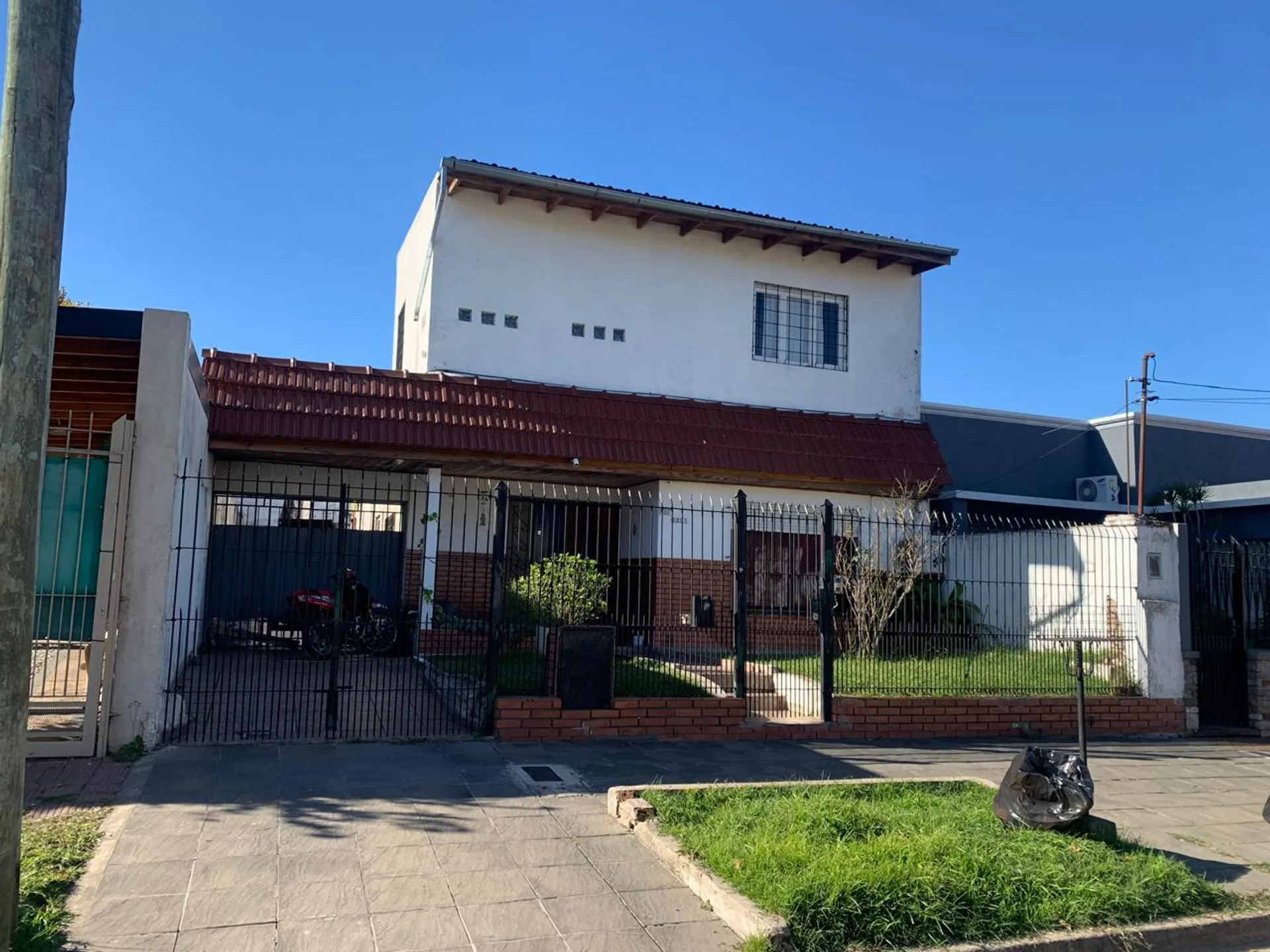 Venta casa 3 dorm lumin c/patio coch V. Ballester foto 4