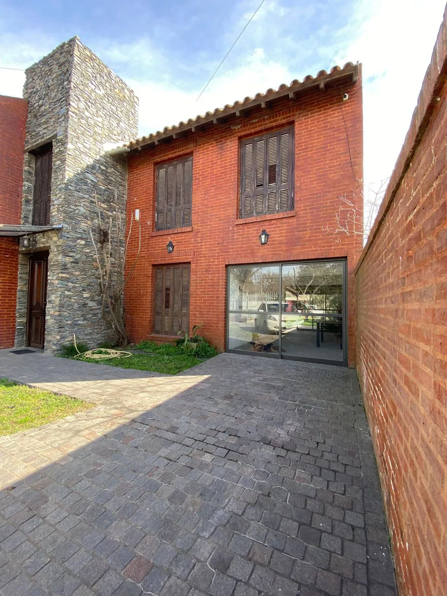 ESPECTACULAR CASA EN MAXIMO PAZ - CAÑUELAS foto 3