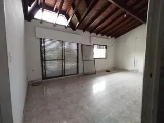 EXCELENTE DEPARTAMENTO DE 3 AMBIENTES CON BALCON foto 2