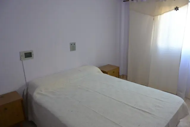 Departamento en Planta Baja de 2 dormitorios y cocina-comedor , patio con parrilla y baño , a 1 cuadra del mar y 2 de la peatonal.