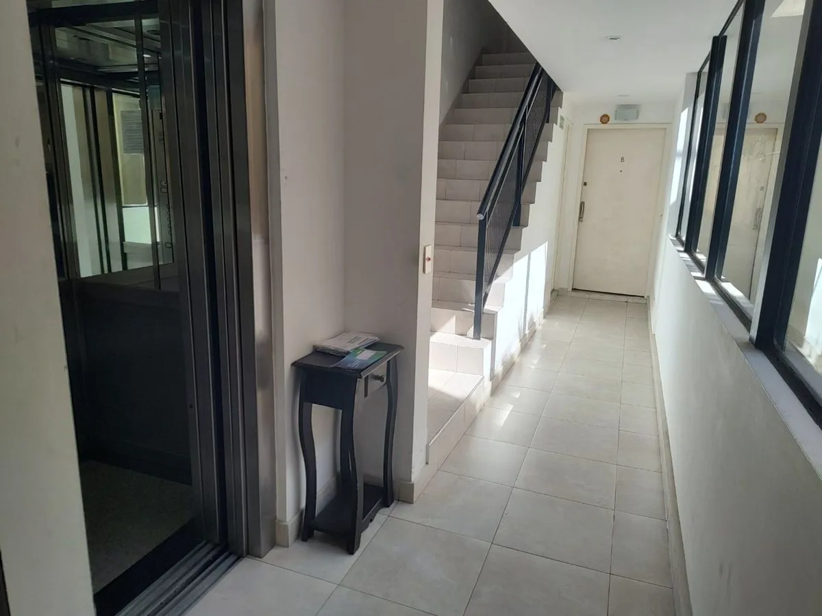 VENTA DEPARTAMENTO 2 AMBIENTES SAENZ PEÑA-COCHERA foto 4