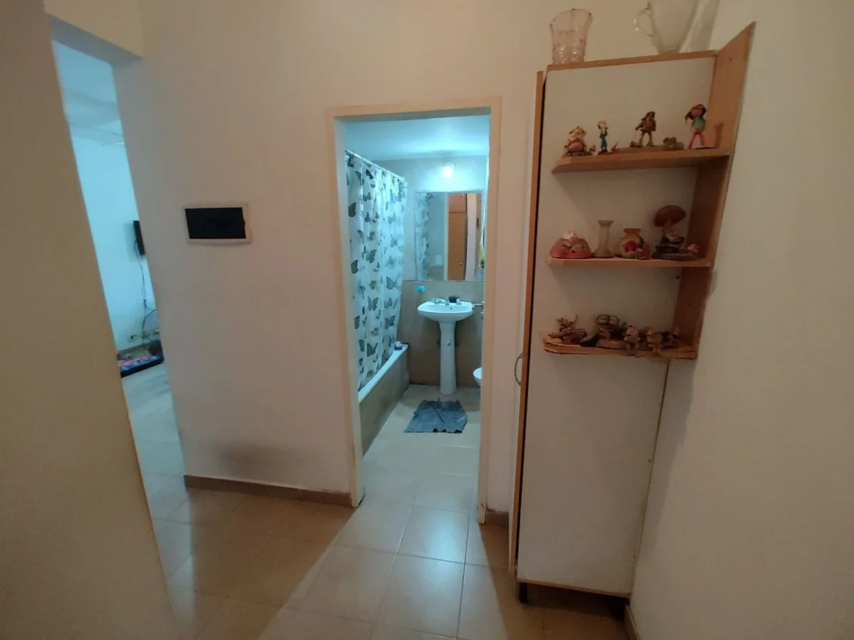 VENTA DEPARTAMENTO 2 AMBIENTES SAENZ PEÑA-COCHERA foto 5