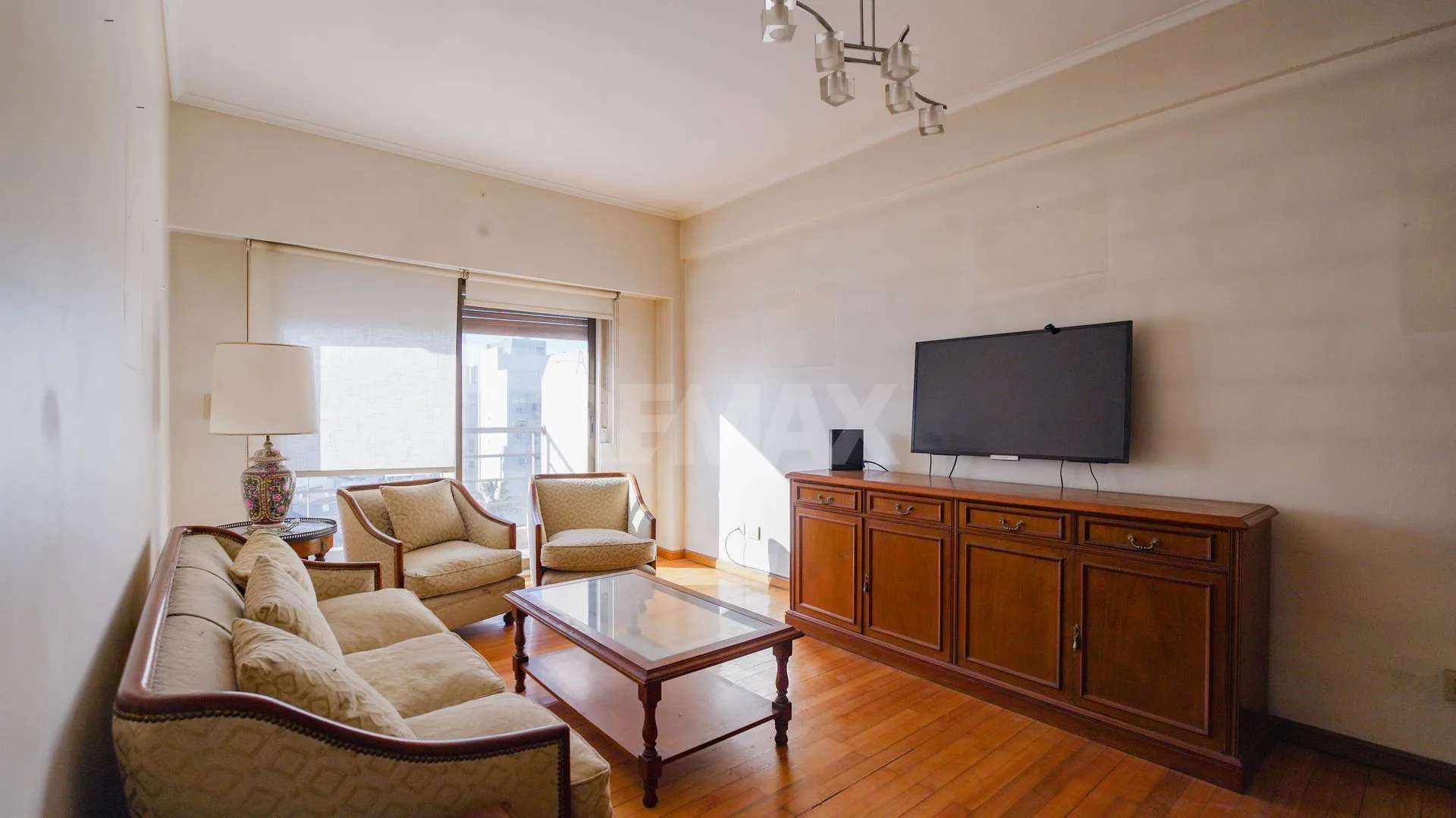 Venta depto 3 amb con balcón y cochera, Caballito foto 2
