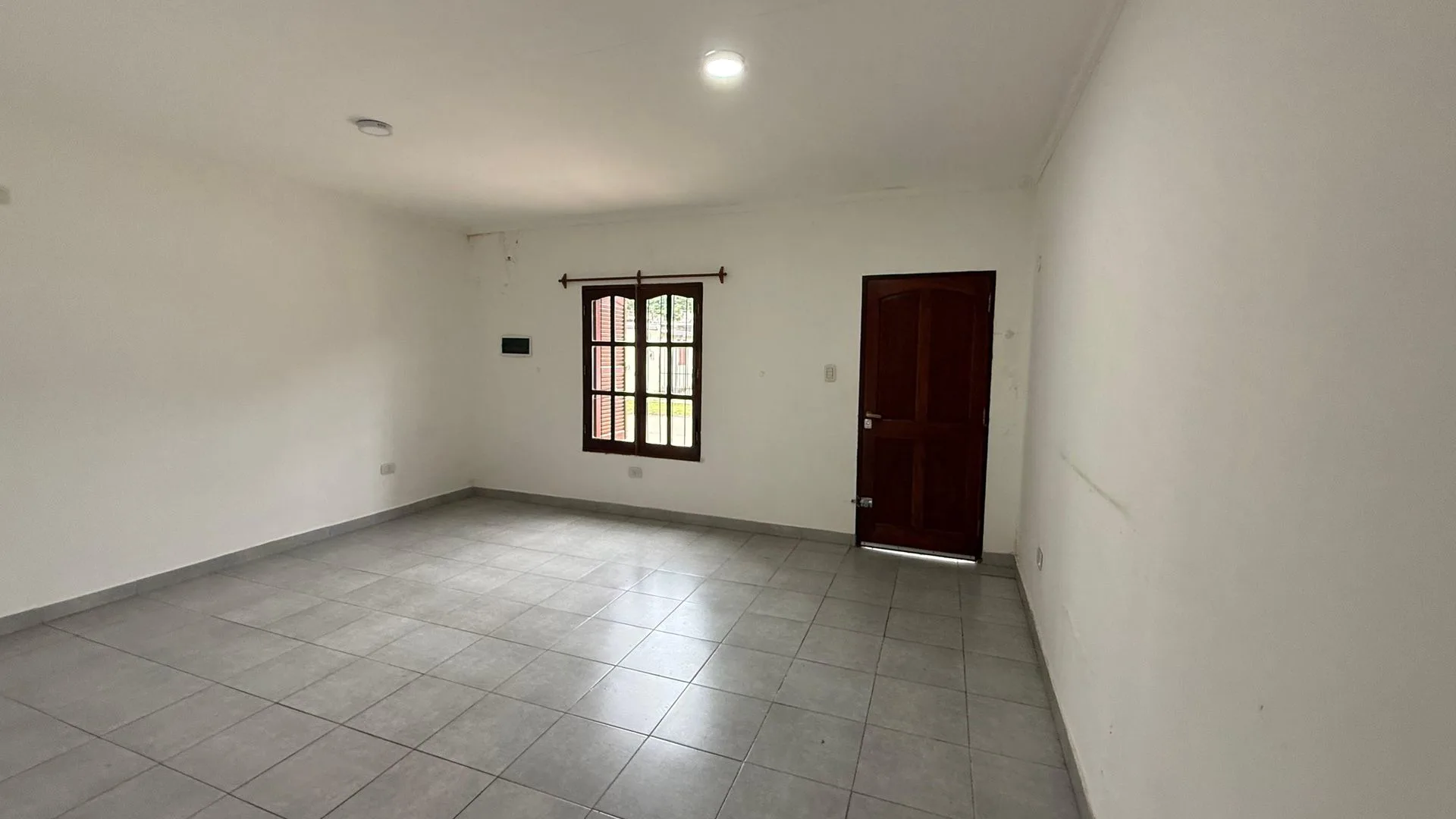 CASA CON PILETA EN VENTA ENTRE RIOS 1214 GOYA CTES foto 3