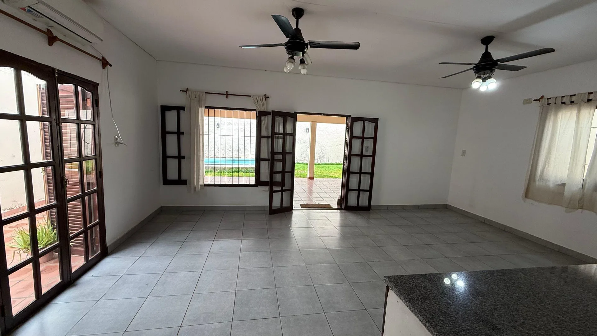 CASA CON PILETA EN VENTA ENTRE RIOS 1214 GOYA CTES foto 5