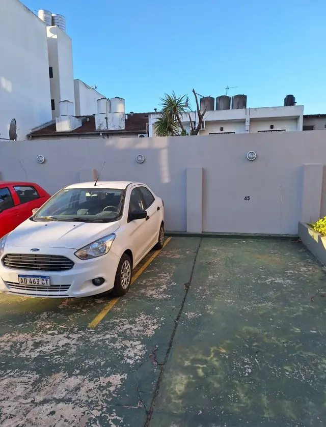 Tres cocheras fijas descubiertas en PB, se venden separadas o juntas.