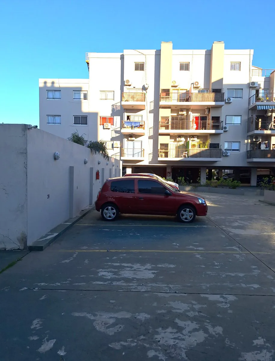 Tres cocheras fijas descubiertas en PB, se venden separadas o juntas. foto 5