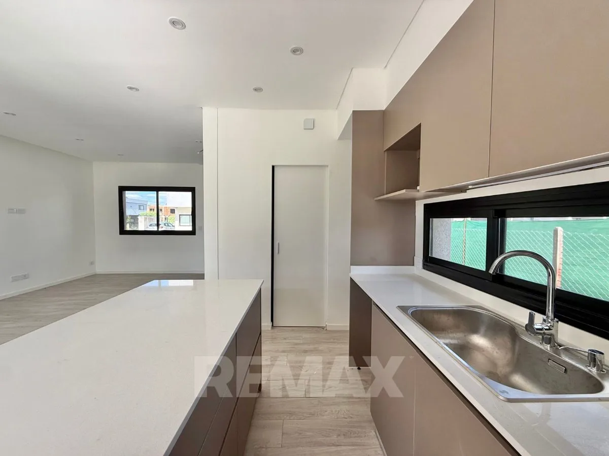 VENTA DUPLEX 4 AMB. A ESTRENAR SPRINGPARK PILAR foto 5
