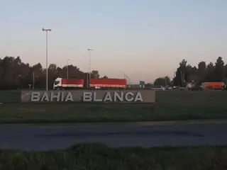 Venta de Lotes sobre Ruta 33 antes de la rotonda CaminoParqueSesquicentenario, una Puerta de Bahía Blanca foto 4
