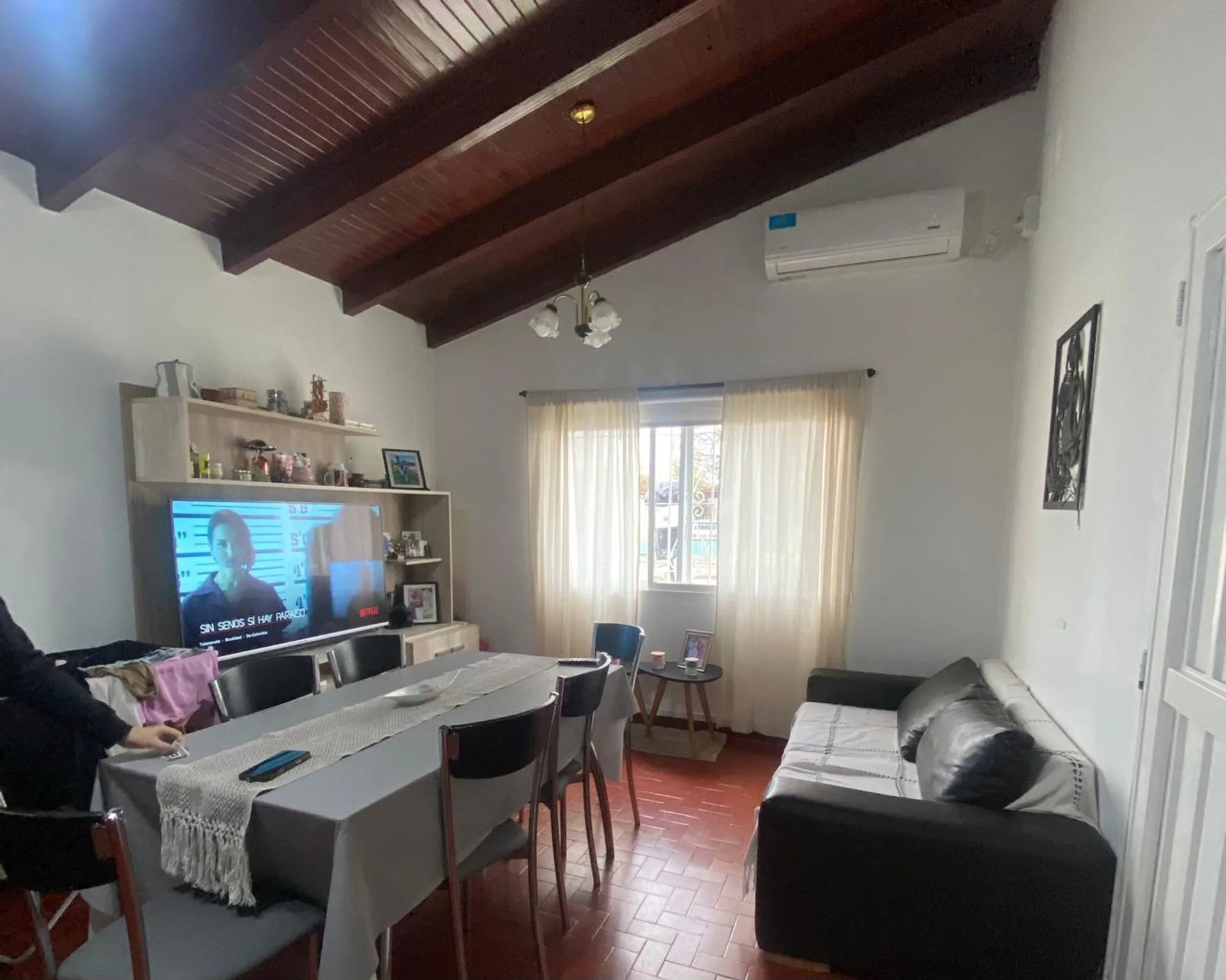 REMAX VENDE CASA 3 DORMITORIOS foto 2