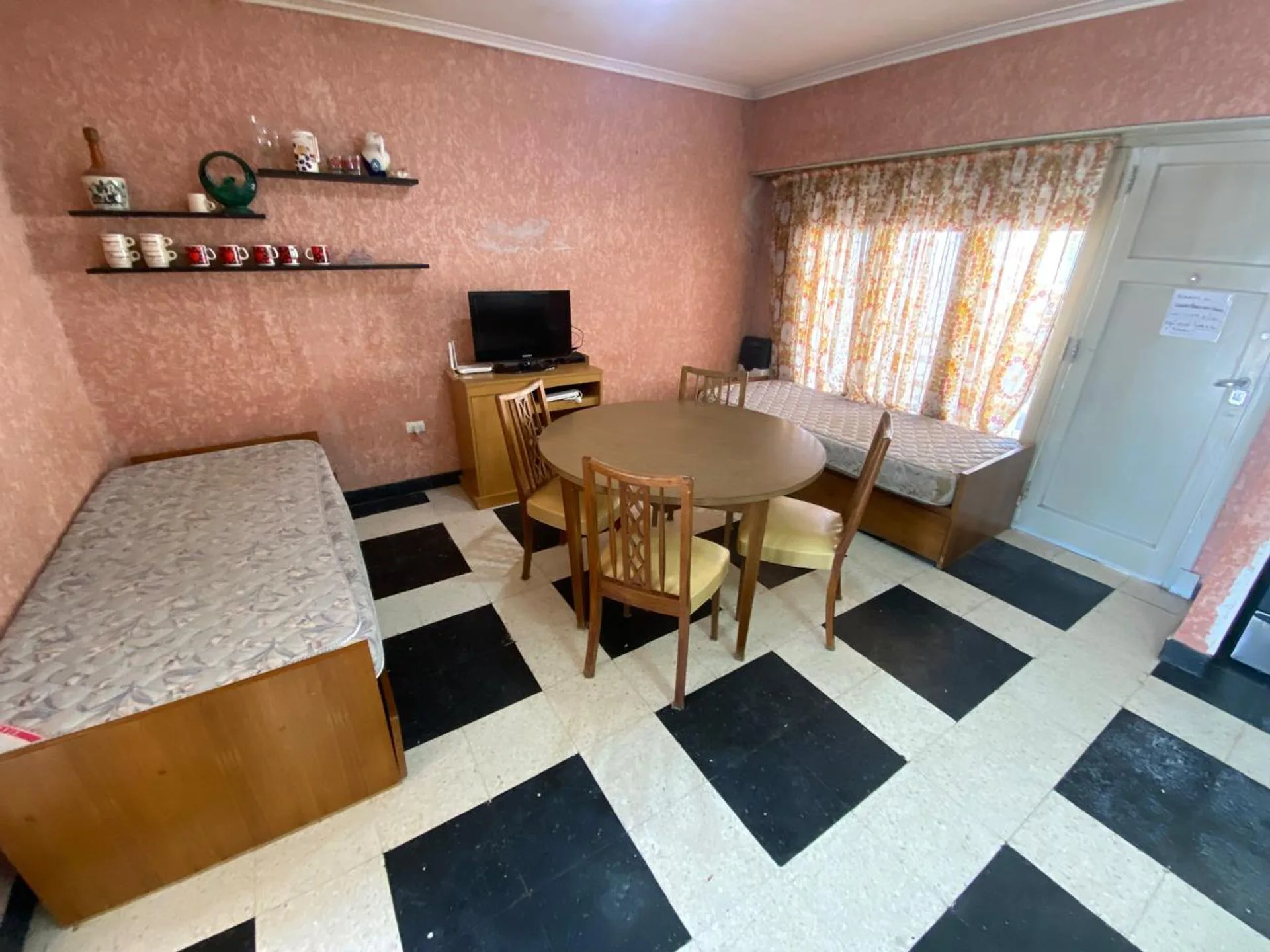 VENTA DEPTO 2 AMB CON DOBLE BALCON LA PERLA foto 2