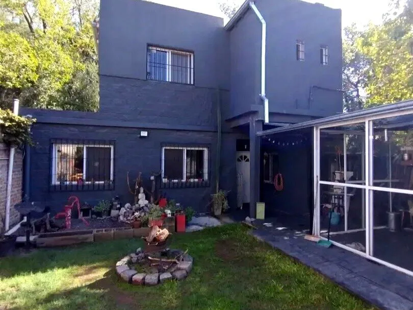 VENTA CASA 5 AMBIENTES CON PILETA EN PARQUE LELOIR