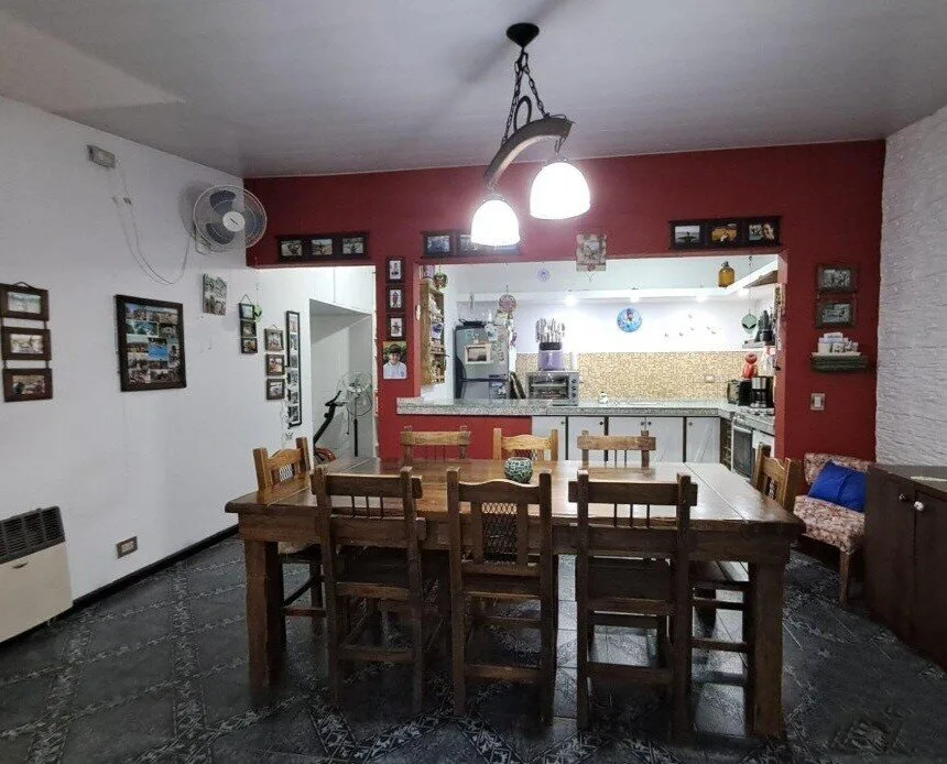 VENTA CASA 5 AMBIENTES CON PILETA EN PARQUE LELOIR foto 5