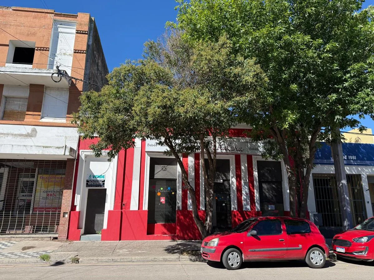 Local en pleno centro con amplio lote + proyecto foto 3