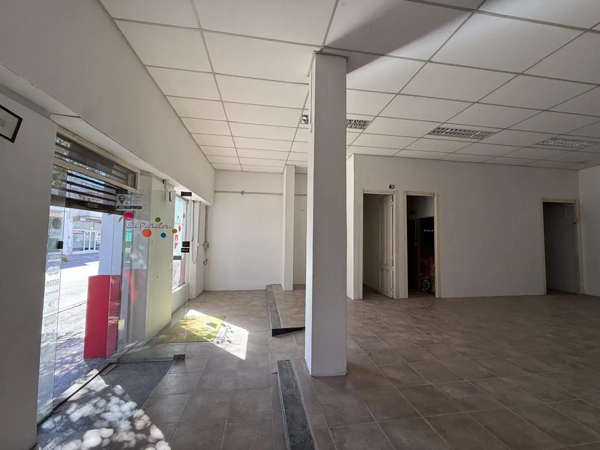 Local en pleno centro con amplio lote + proyecto foto 4