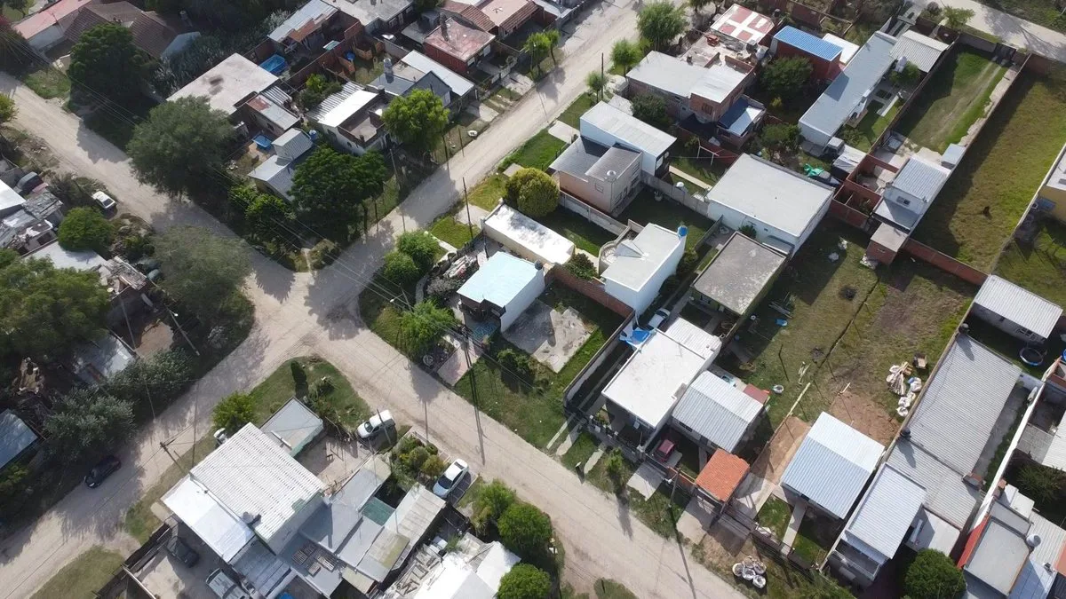 Venta Lote Aeroparque 151 m2  todos los servicios foto 5