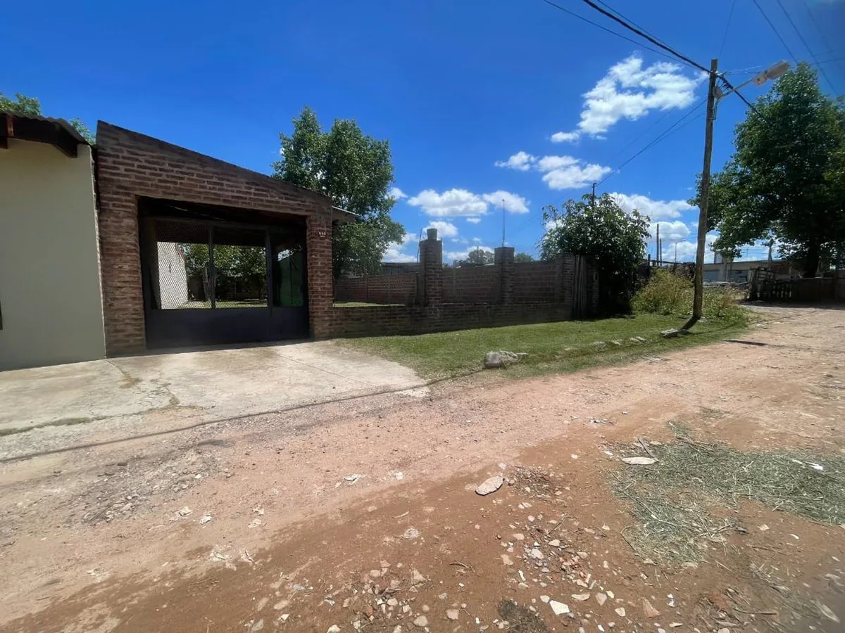 CASA  con Lote propio de 550 mts2 , Montegrande. foto 3