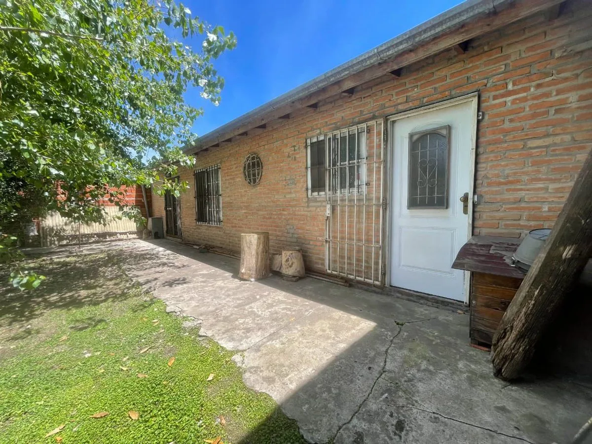CASA  con Lote propio de 550 mts2 , Montegrande. foto 4