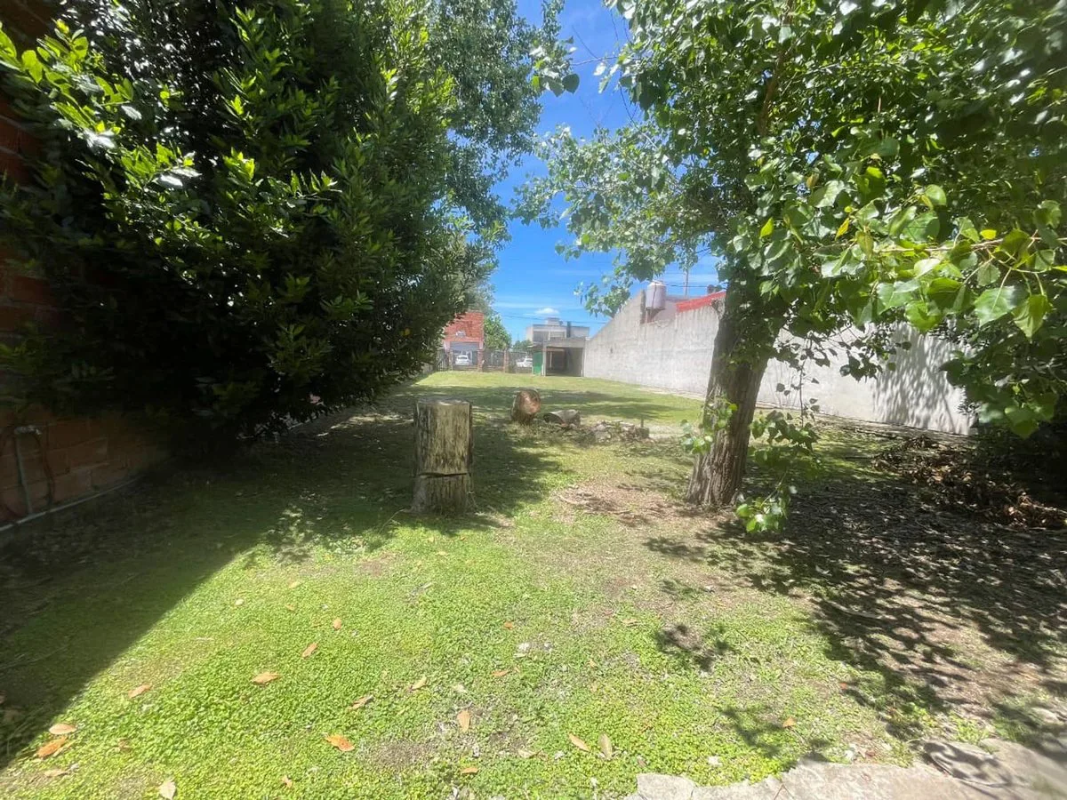 CASA  con Lote propio de 550 mts2 , Montegrande. foto 5