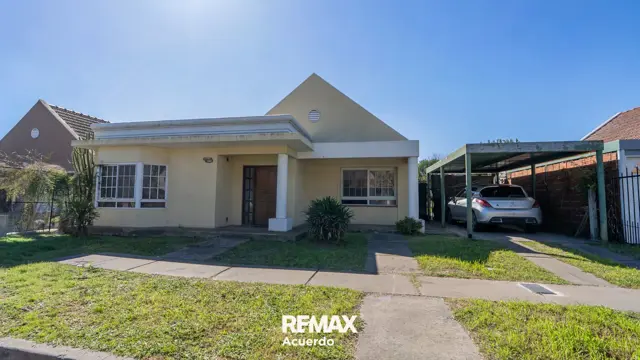 VENTA CASA 3DORMI PILETA BARRIO SOMISA SAN NICOLAS