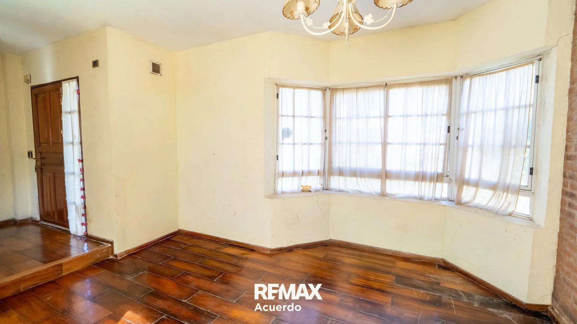 VENTA CASA 3DORMI PILETA BARRIO SOMISA SAN NICOLAS foto 5