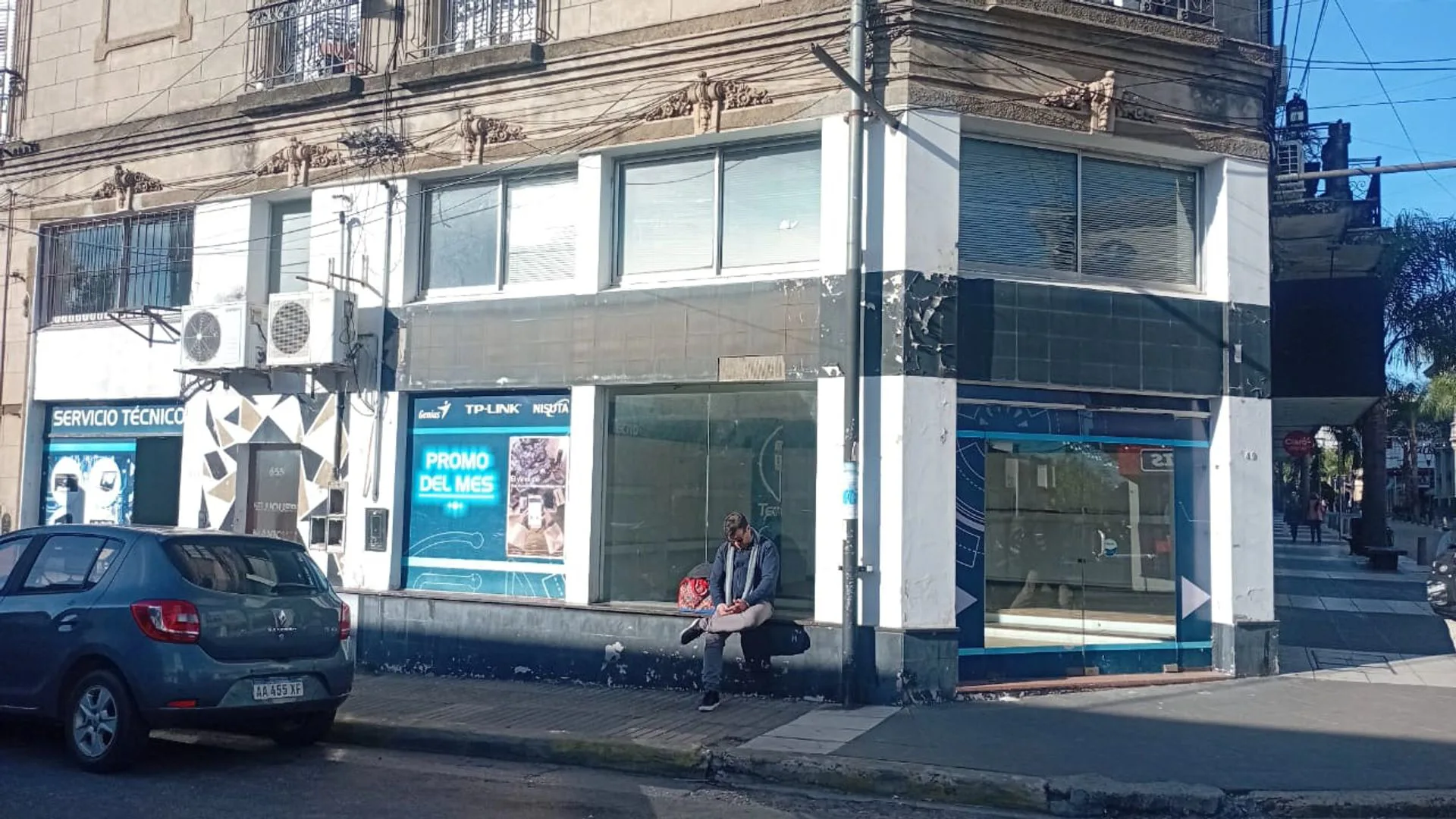 Tres locales comerciales en peatonal de Concordia foto 2