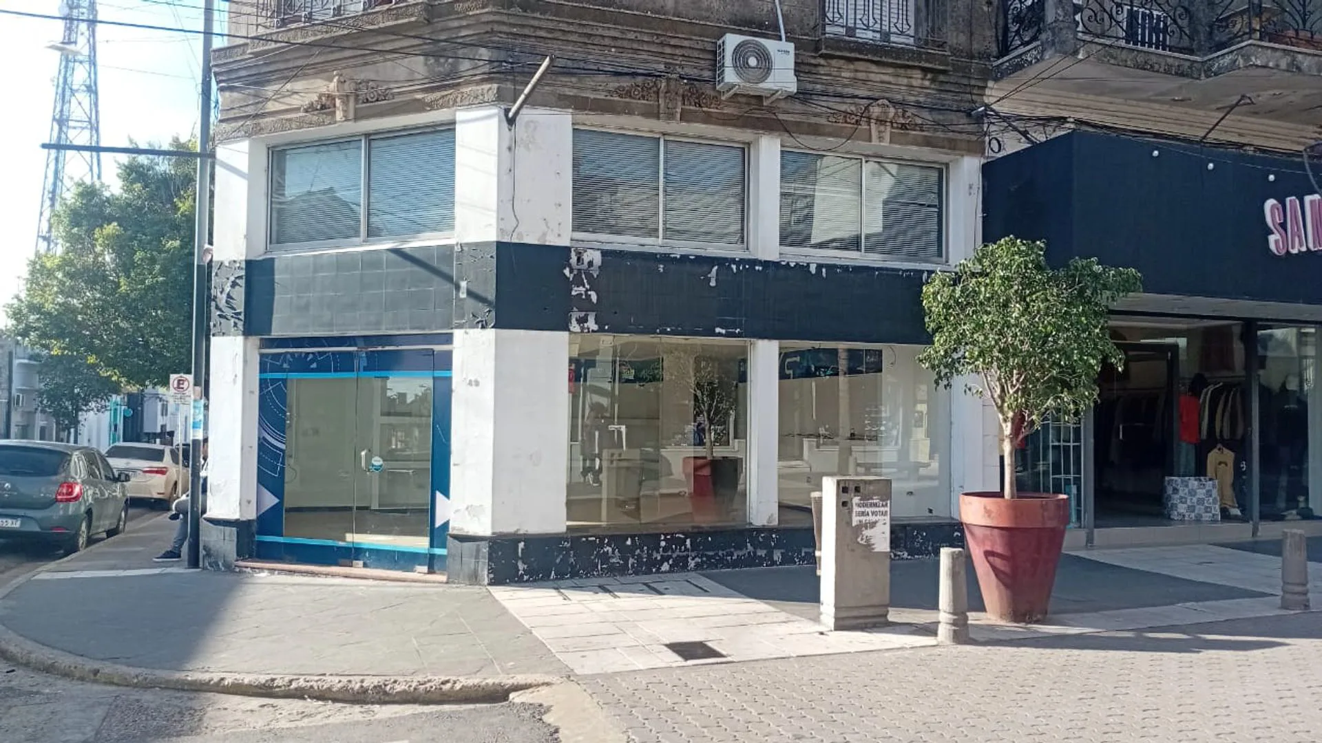 Tres locales comerciales en peatonal de Concordia foto 3