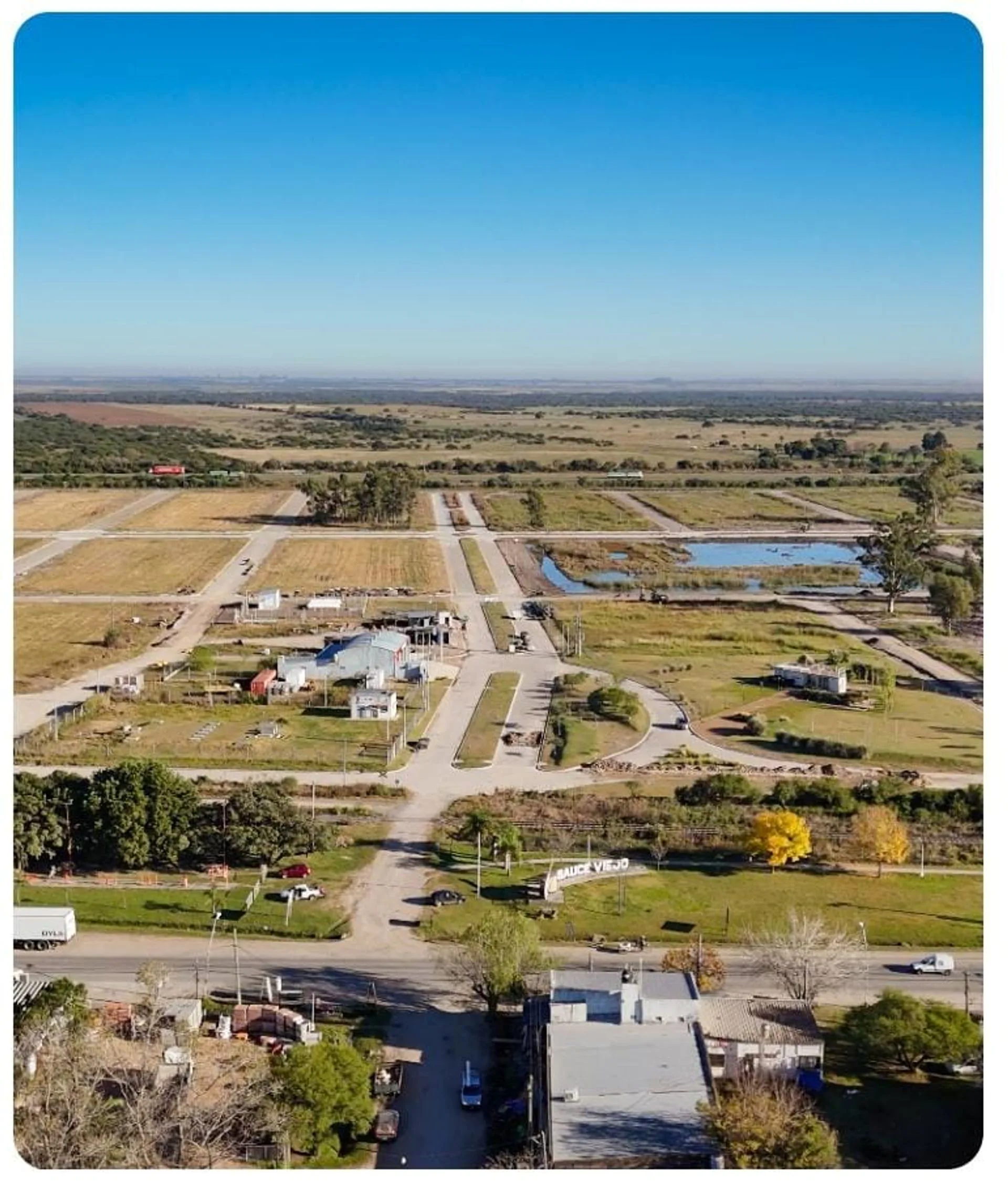 LOTE EN VENTA EN BARRIO LOS DOMINGOS SAUCE VIEJO foto 3