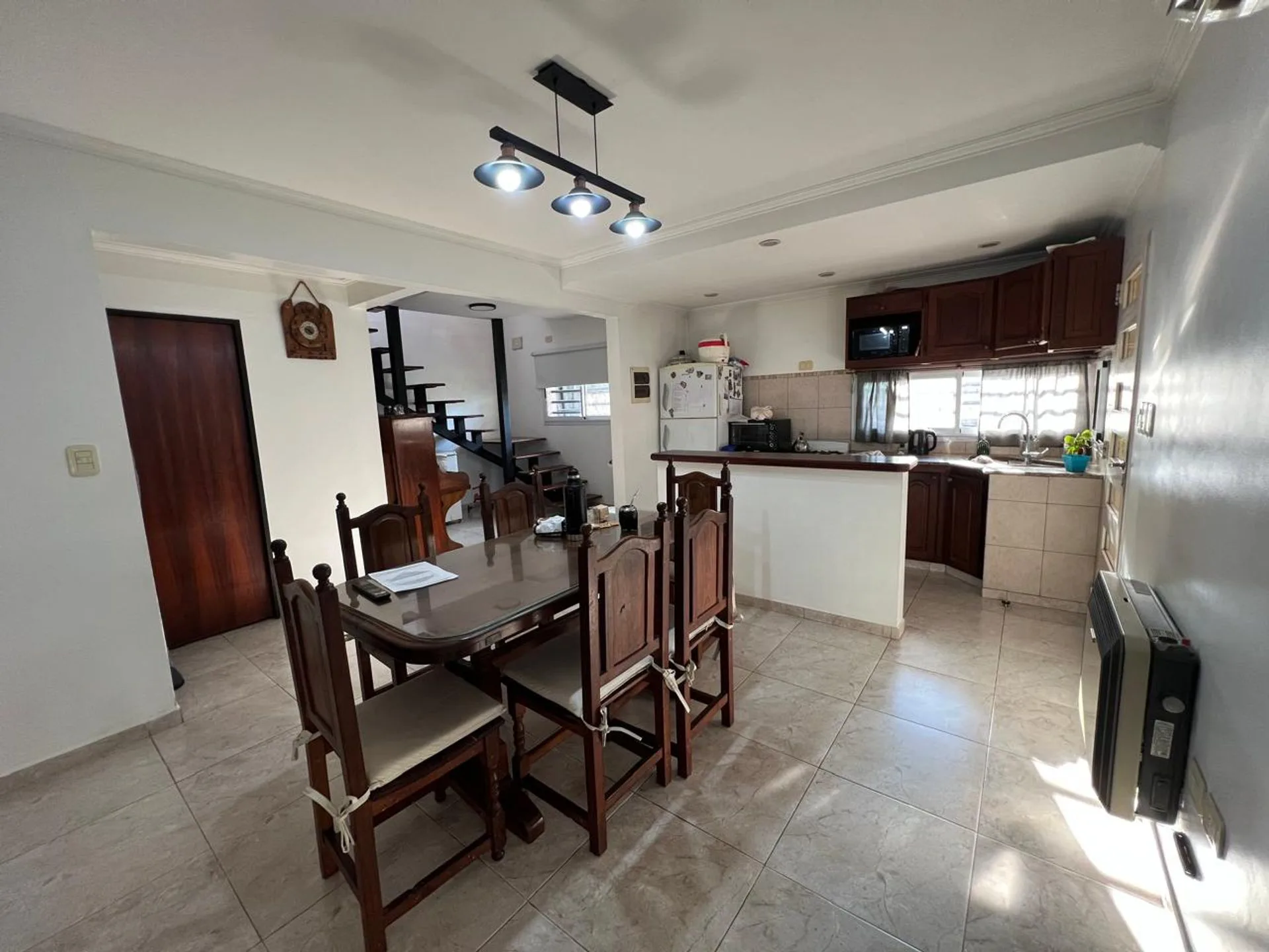 Casa 4 dormitorios Venta La Plata Cochera y Pileta foto 4