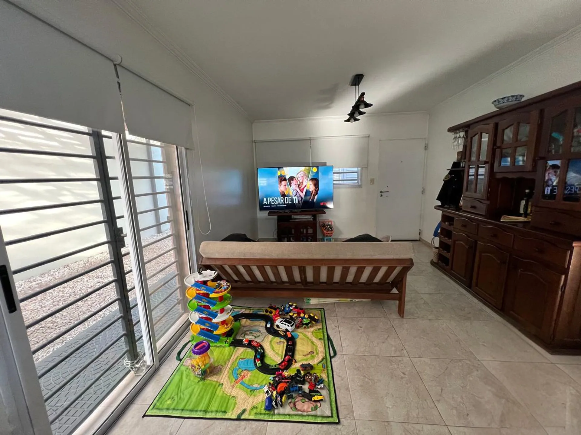 Casa 4 dormitorios Venta La Plata Cochera y Pileta foto 5
