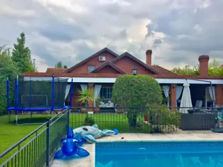Excelente propiedad en Echeverria del Lago con hermoso lote parquizado -  OPORTUNIDAD CALIDAD PRECIO!!!!!! foto 1