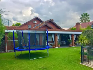 Excelente propiedad en Echeverria del Lago con hermoso lote parquizado -  OPORTUNIDAD CALIDAD PRECIO!!!!!! foto 2