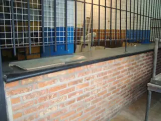 BURZACO EXCELENTE LOCALES + DEPOSITO. EXCELENTE UBICACION foto 3