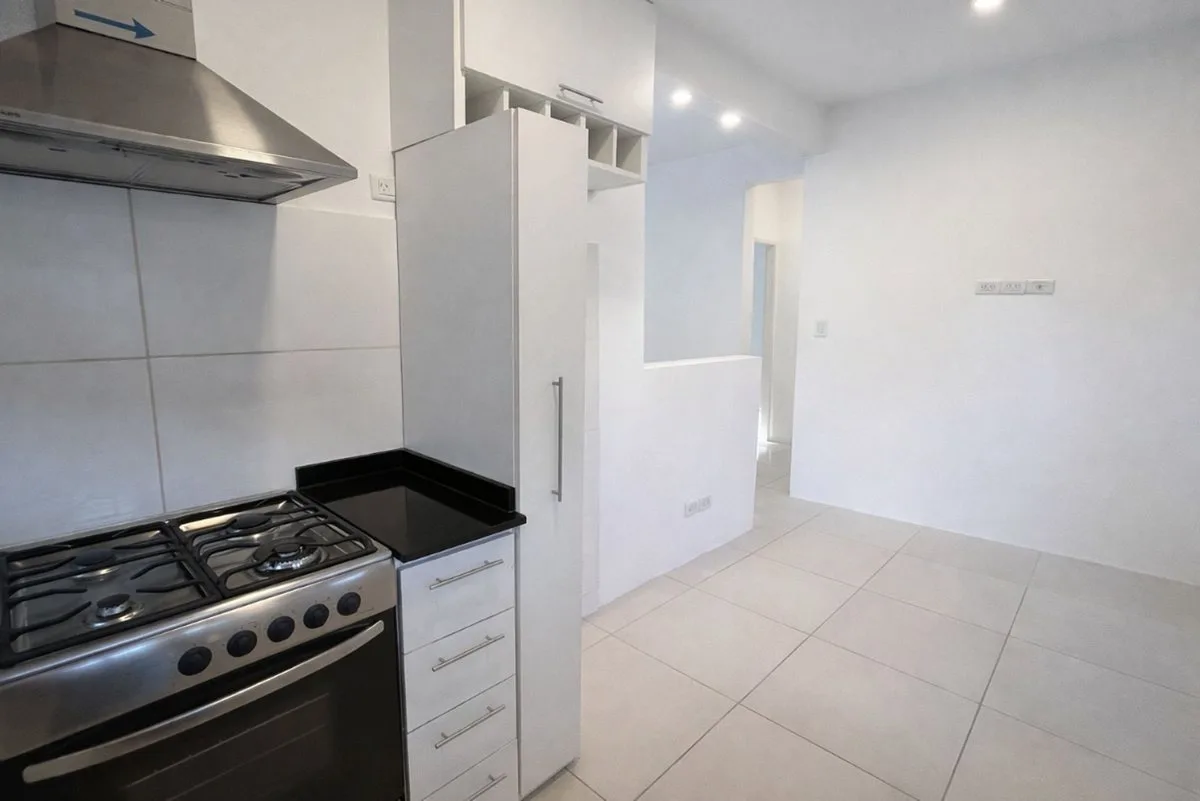 Casa en venta 3 amb con cochera PB Olivos foto 5