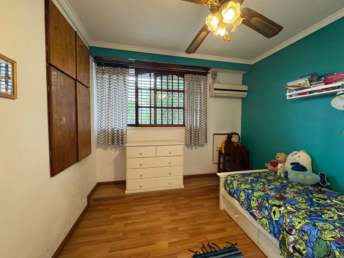 LUZURIAGA, CASA MULTIFAMILIAR EN VENTA 8 AMBIENTES foto 3
