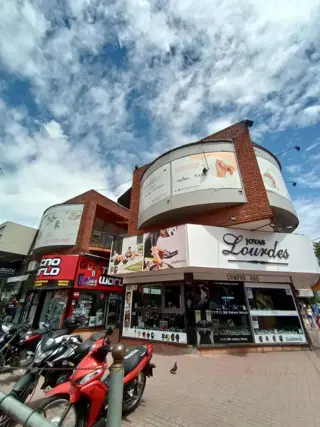 Local dentro de Paseo Belgrano en venta foto 1