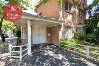 Julian Navarro y Hudson - Casa en Venta c/jardin y pileta - Beccar foto 1