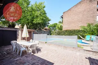 Julian Navarro y Hudson - Casa en Venta c/jardin y pileta - Beccar foto 3