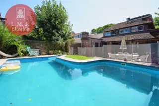 Julian Navarro y Hudson - Casa en Venta c/jardin y pileta - Beccar foto 4